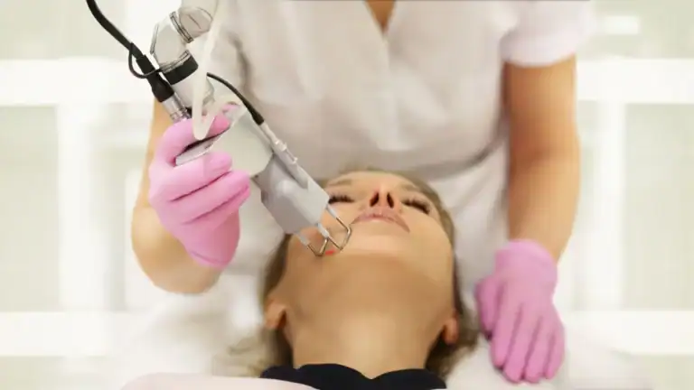 CO₂ laser skin rejuvenation treatment in Tulum